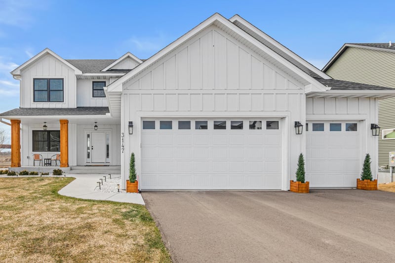 3147 Frattalone Rd, Vadnais Heights, MN 55127