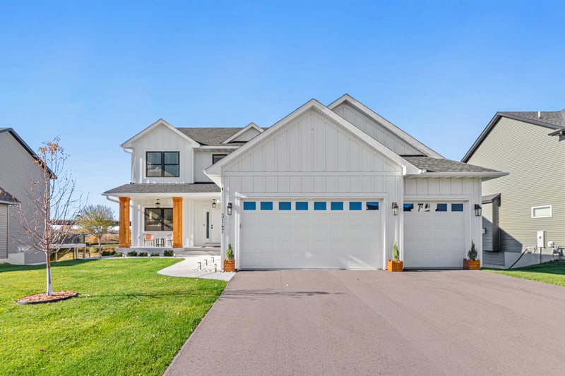 3147 Frattalone Rd, Vadnais Heights, MN 55127