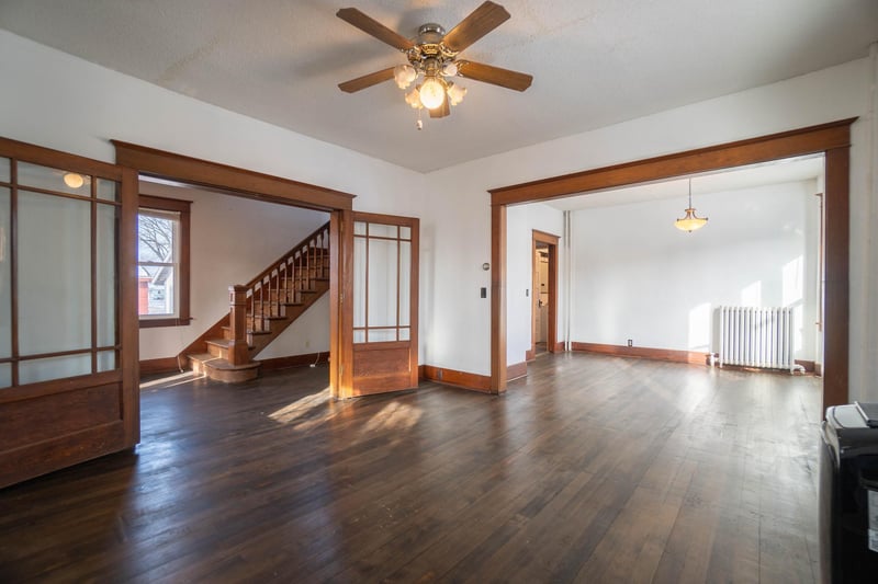 16 W Park St, New York Mills, MN 56567