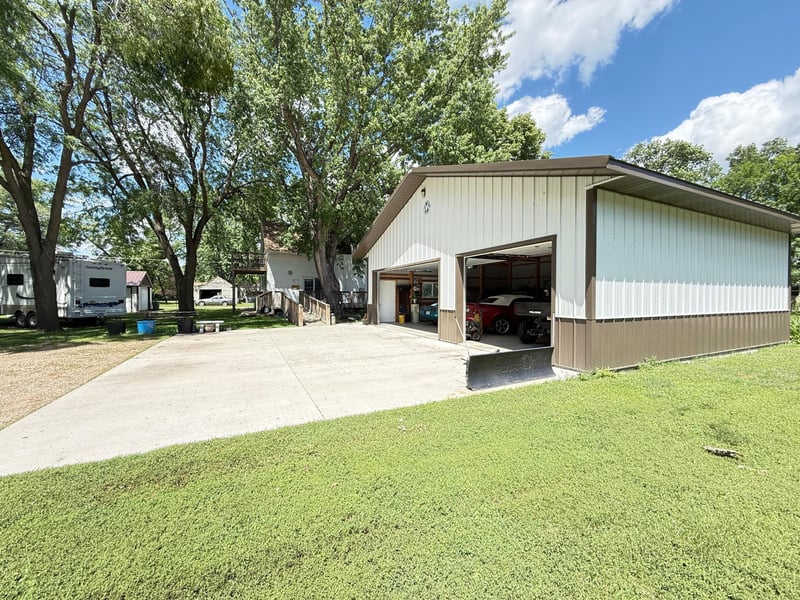 135 N Petrick St, Appleton, MN 56208