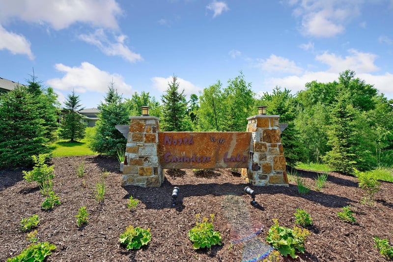 2584 N Saunders Lake Dr, Minnetrista, MN 55364