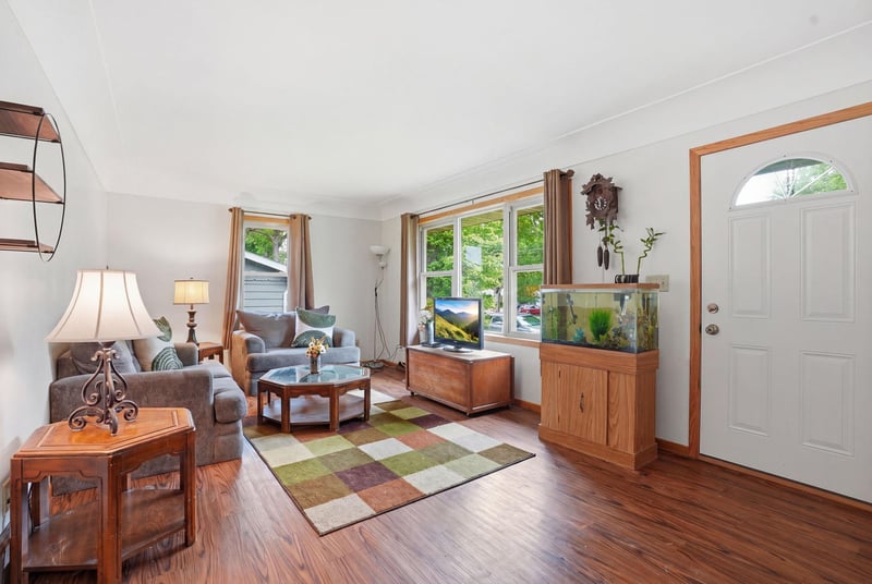 821 Elm St W, Norwood Young America, MN 55368