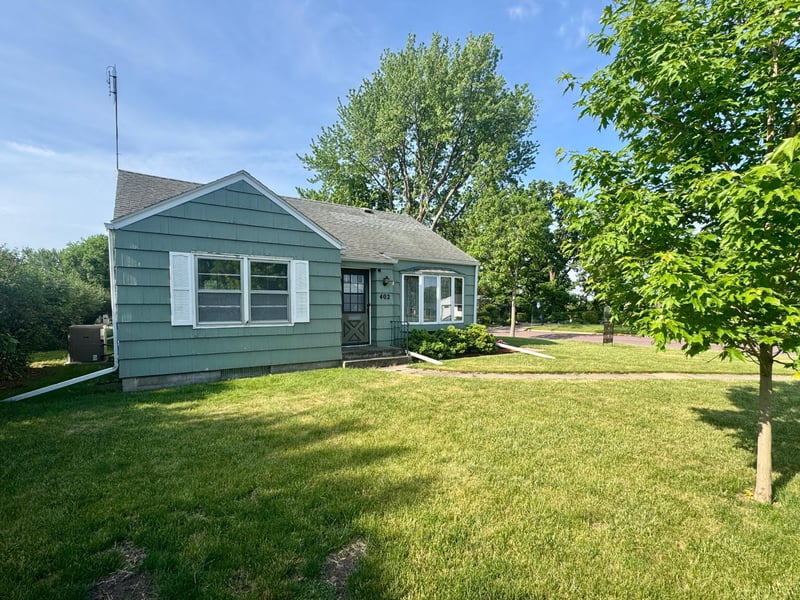 402 E Walnut St, Redwood Falls, MN 56283