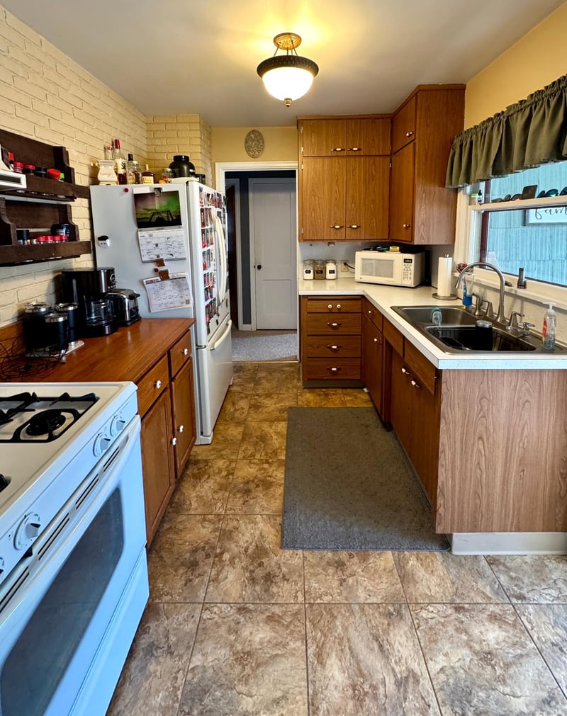 402 E Walnut St, Redwood Falls, MN 56283