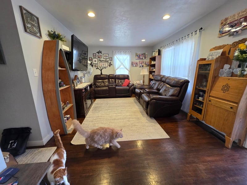 106 8th Ave SW, Pipestone, MN 56164