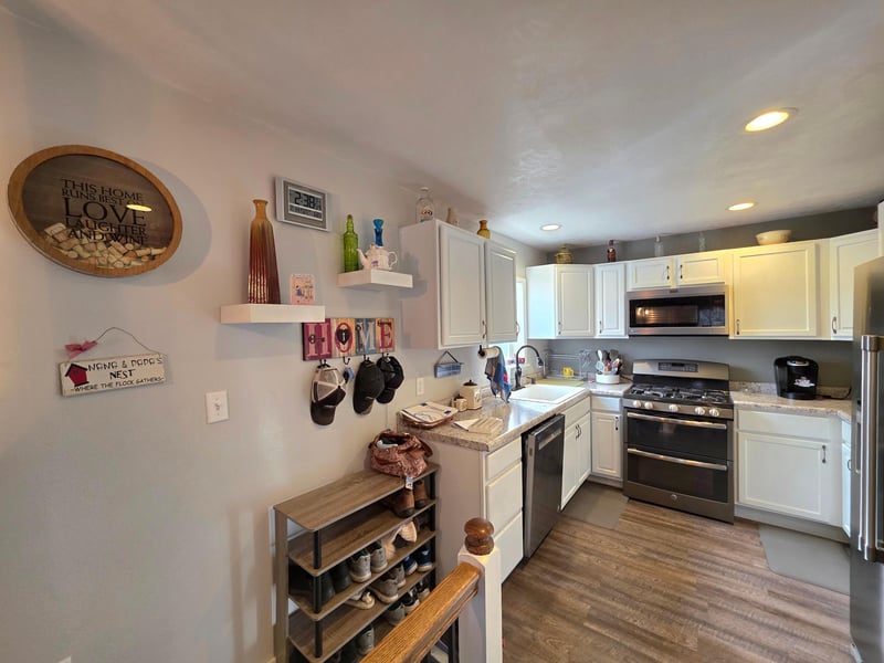 106 8th Ave SW, Pipestone, MN 56164