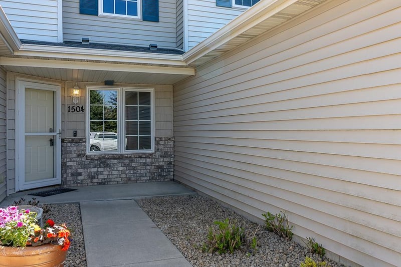 1504 Praha St SE, New Prague, MN 56071