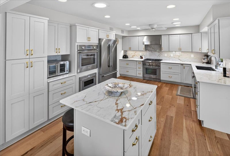 6956 Sand Ridge Rd, Eden Prairie, MN 55346
