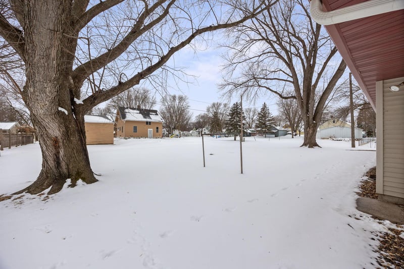 111 George Ave E, Winsted, MN 55395