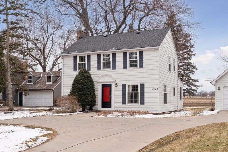 1893 Snelling Ave N, Falcon Heights, MN 55113