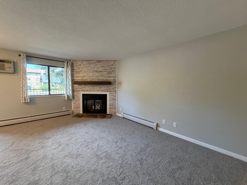 7401 W 101st St #121, Bloomington, MN 55438
