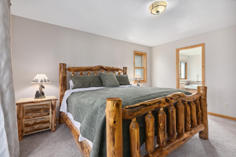 5586 White Pine Dr #20, Pequot Lakes, MN 56472