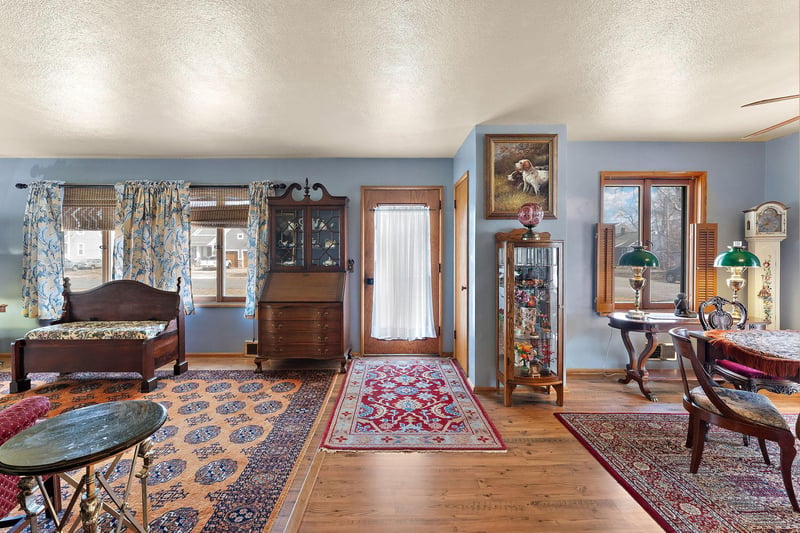 206 2nd St N, Bayport, MN 55003