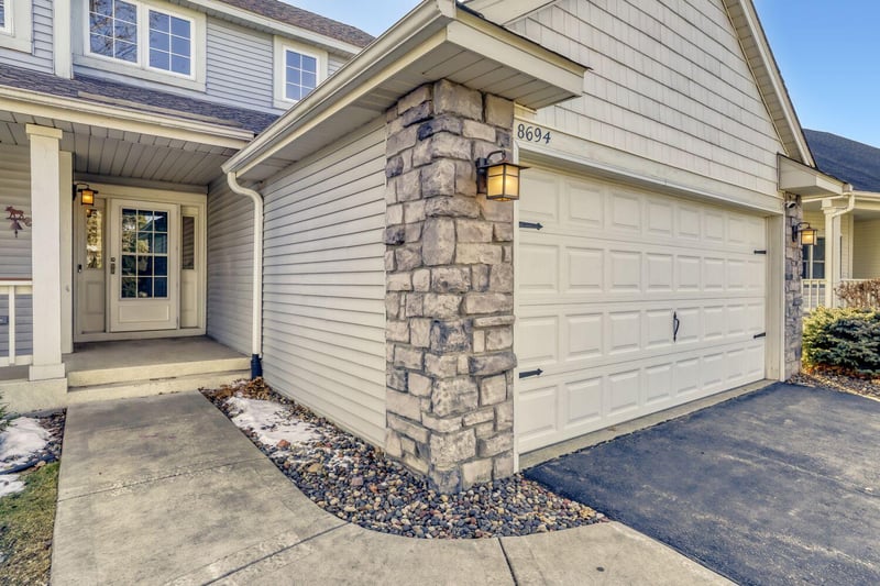 8694 Callahan Trl, Inver Grove Heights, MN 55076