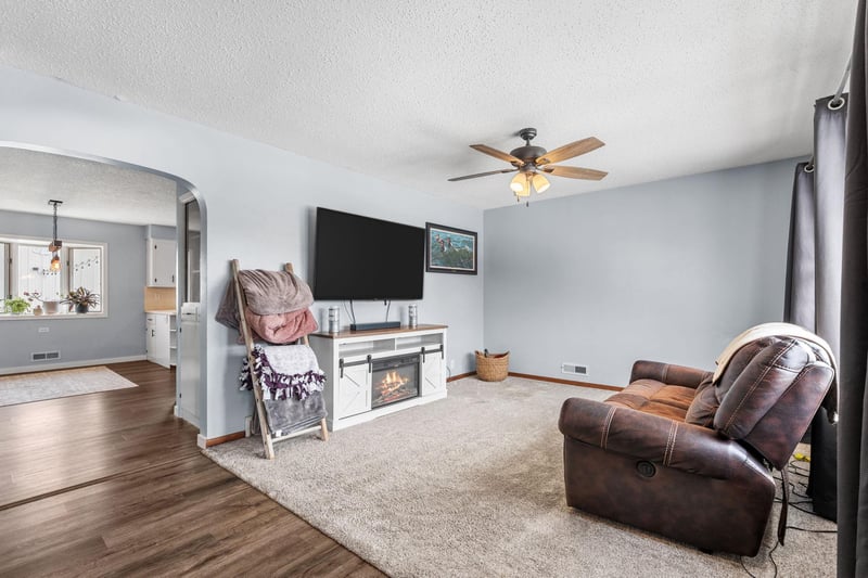 124 Hickory St N, Lester Prairie, MN 55354