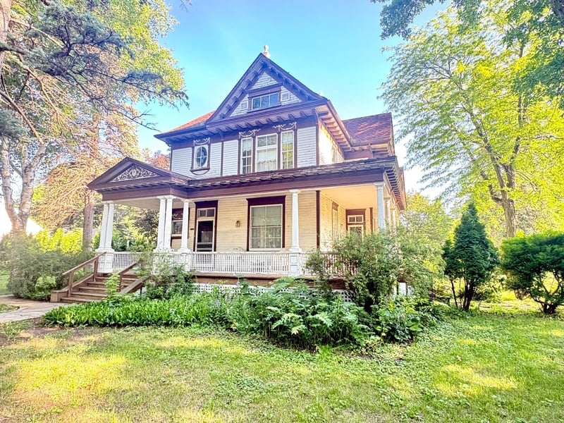 1122 Pine St, Dawson, MN 56232