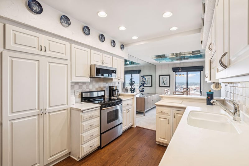 1235 Yale Pl #1304, Minneapolis, MN 55403