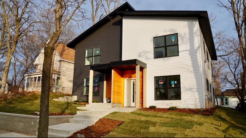 810 Atlantic St, Saint Paul, MN 55106