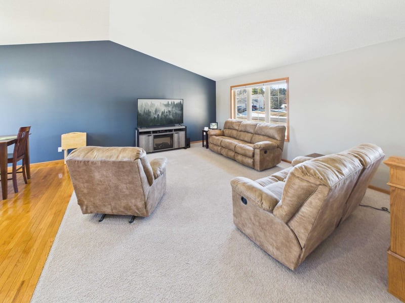 24605 140th St NW, Zimmerman, MN 55398