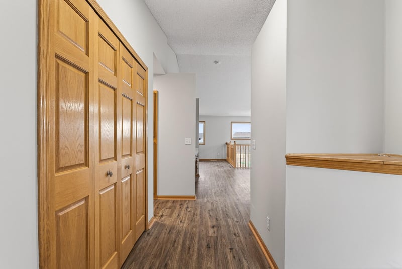 625 Juliet Ave, Clearwater, MN 55320