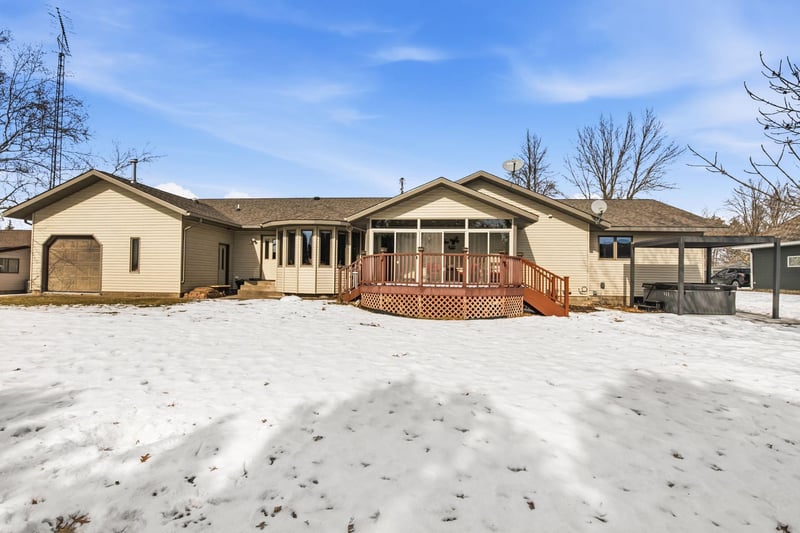 302 Park Ave SE, Pierz, MN 56364