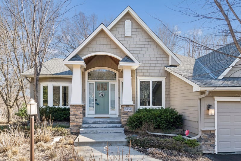 4424 Camelot Dr, Minnetonka, MN 55345