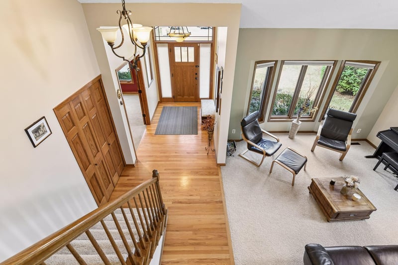 4424 Camelot Dr, Minnetonka, MN 55345