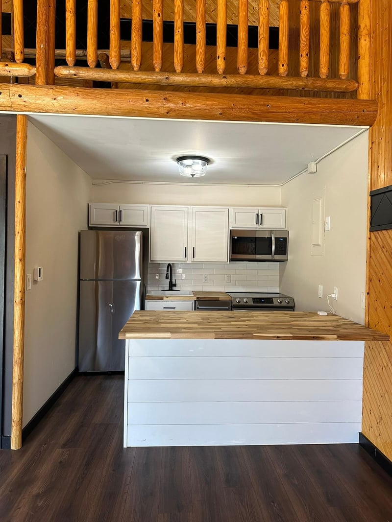 323 Quadna Mountain Rd, Hill City, MN 55748