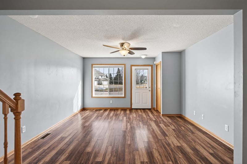 874 Gannon Dr, Shakopee, MN 55379