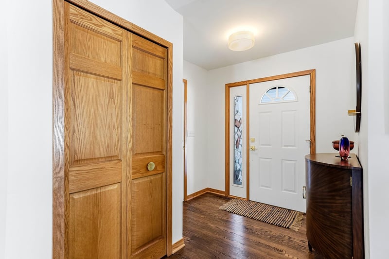3590 Searle Ct, Vadnais Heights, MN 55127