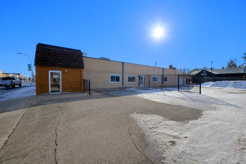 603 Minnesota Ave W #Entire Bldg, Walker, MN 56484