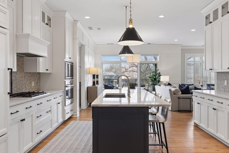 935 Lake St E #309, Wayzata, MN 55391