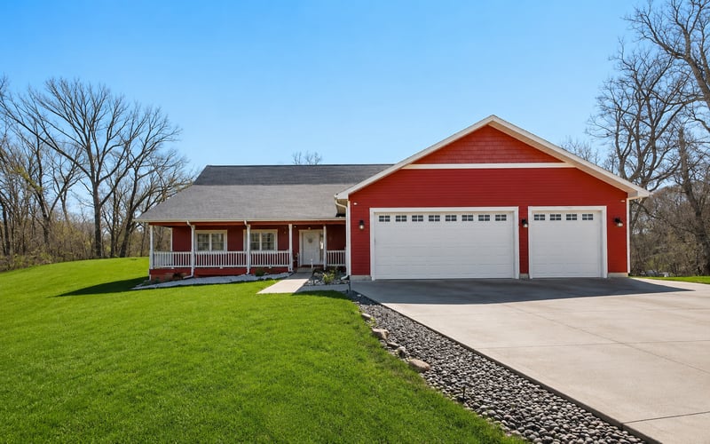 438 Wildwood Rd, Mahtomedi, MN 55115