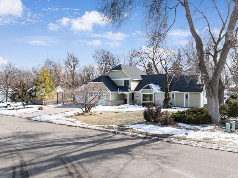 12405 45th Ave N, Plymouth, MN 55442