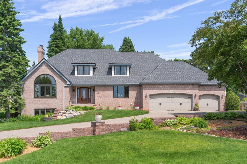 11428 Zion Cir, Bloomington, MN 55437