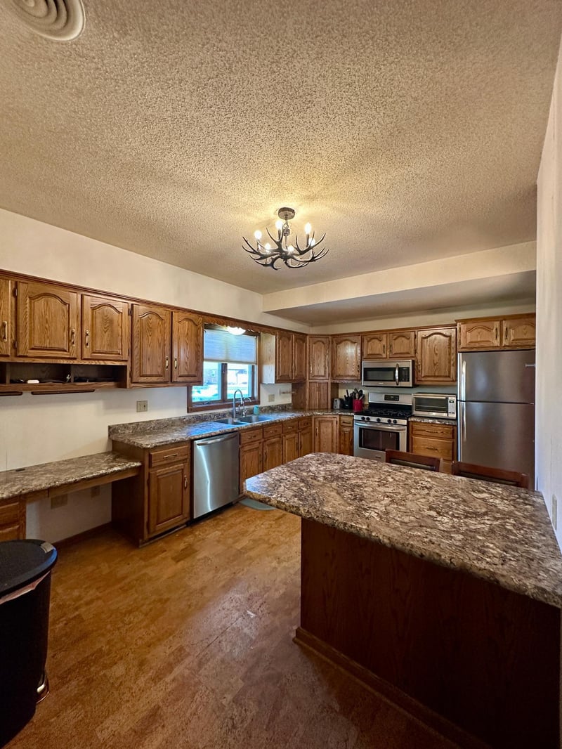 420 N Freeman Ave, Luverne, MN 56156