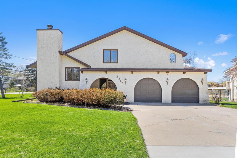 2347 Greenbrier Cir, Little Canada, MN 55117