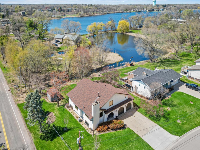 2347 Greenbrier Cir, Little Canada, MN 55117