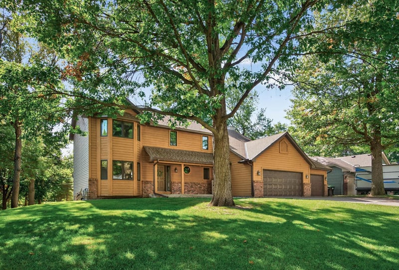 102 Woodridge Ln, Circle Pines, MN 55014