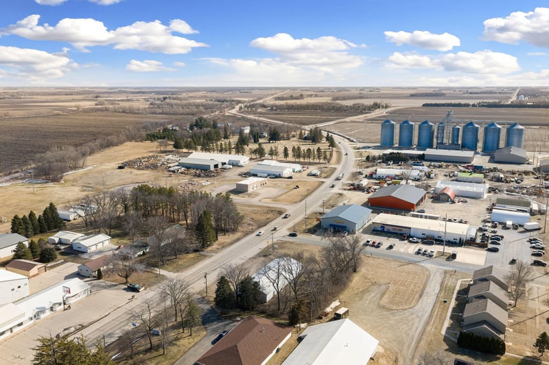 438 Highway Ave S, Blooming Prairie, MN 55917