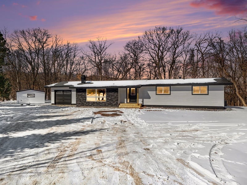 454 Country View Ln, Le Sueur, MN 56058