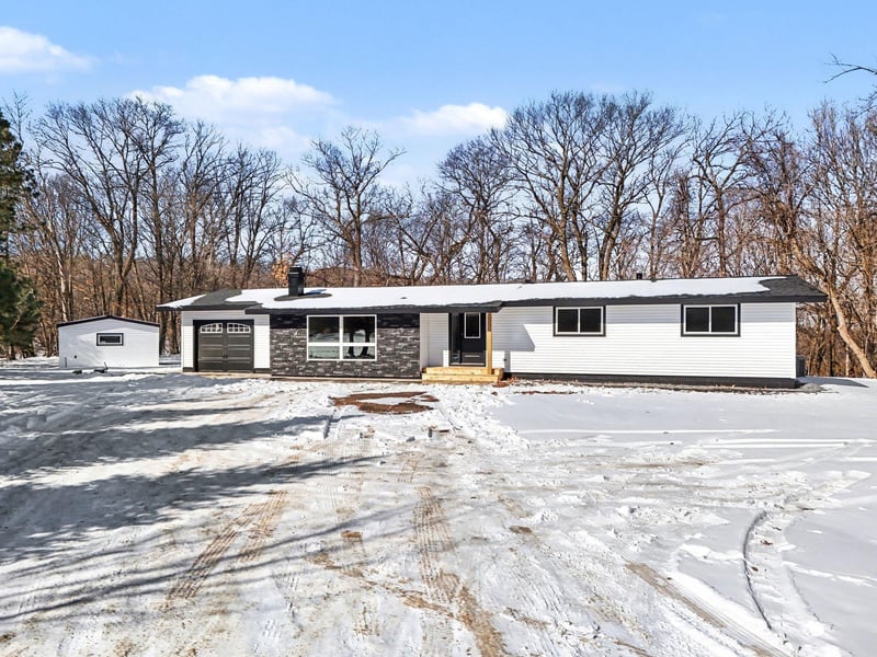 454 Country View Ln, Le Sueur, MN 56058
