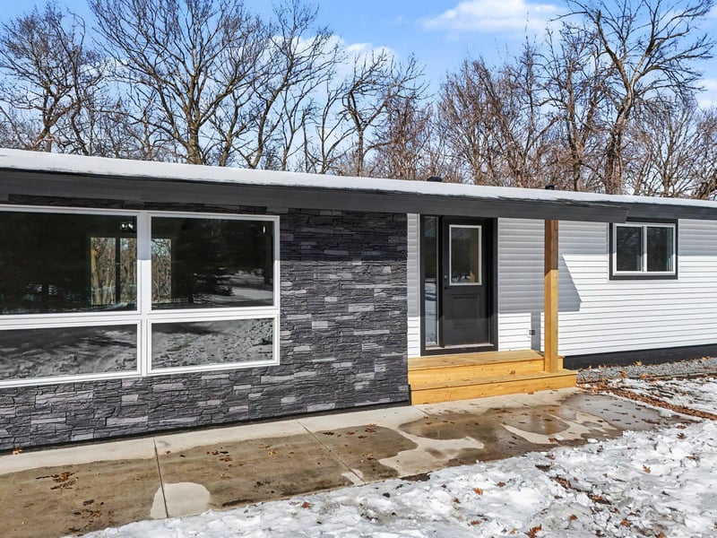 454 Country View Ln, Le Sueur, MN 56058