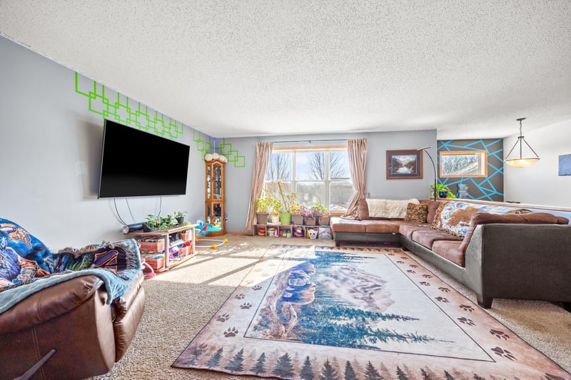 1204 Prairie Ridge Ln, Lester Prairie, MN 55354