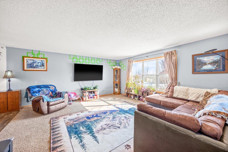 1204 Prairie Ridge Ln, Lester Prairie, MN 55354