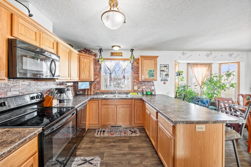 1204 Prairie Ridge Ln, Lester Prairie, MN 55354