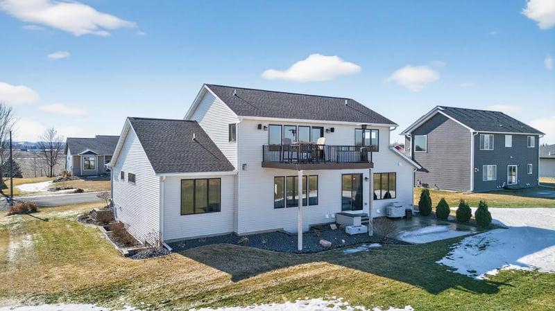 1730 8th St SE, Pine Island, MN 55963