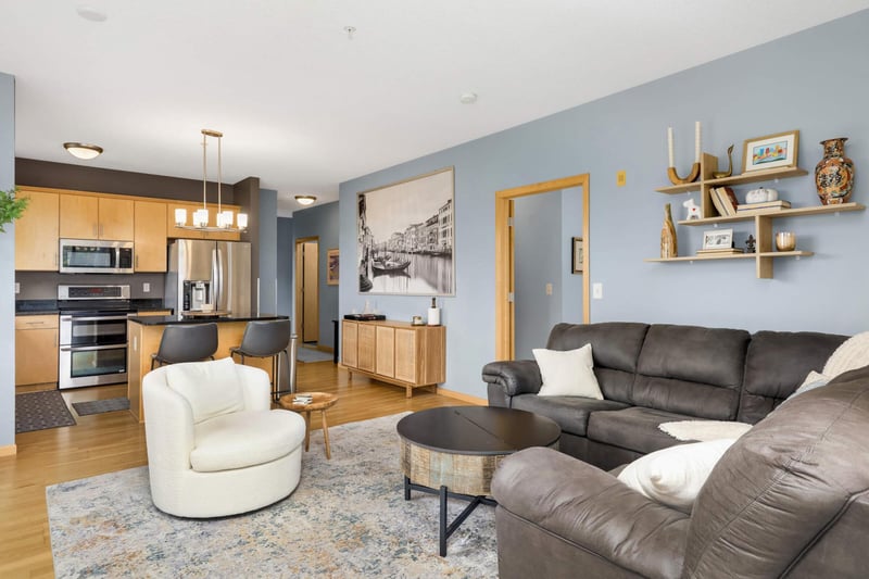 301 Oak Grove St #414, Minneapolis, MN 55403