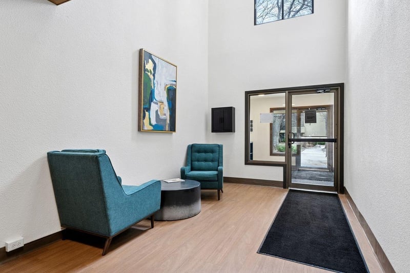 4101 Parklawn Ave #236, Edina, MN 55435