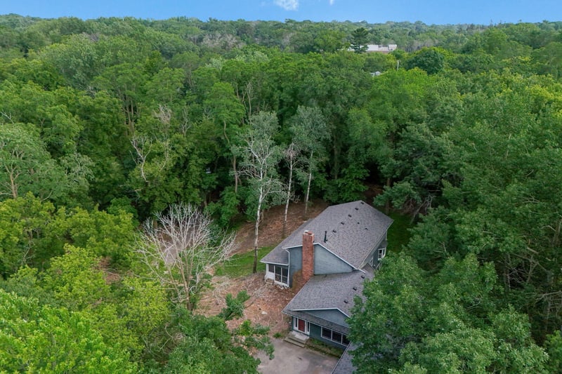 15432 Highwood Dr, Minnetonka, MN 55345